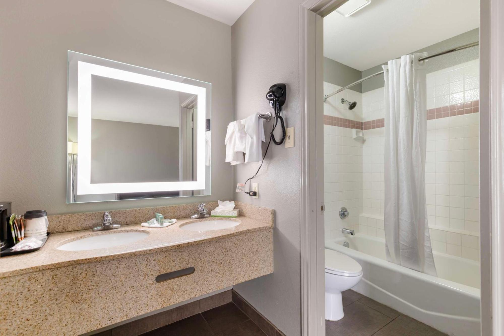Best Western Near Lackland Afb Seaworld San Antonio Esterno foto