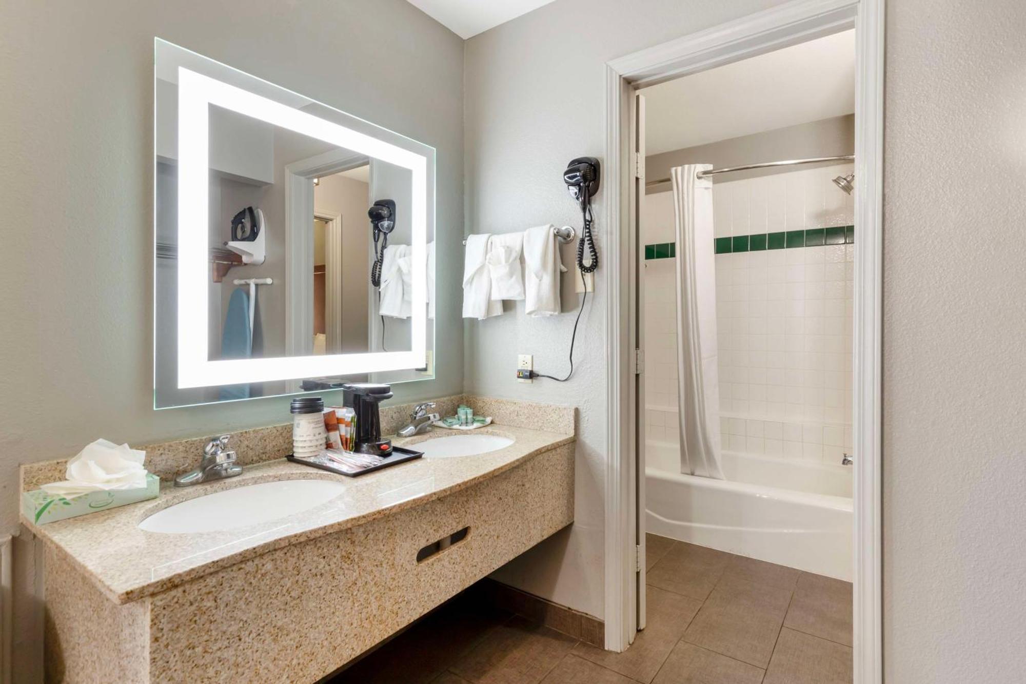 Best Western Near Lackland Afb Seaworld San Antonio Esterno foto