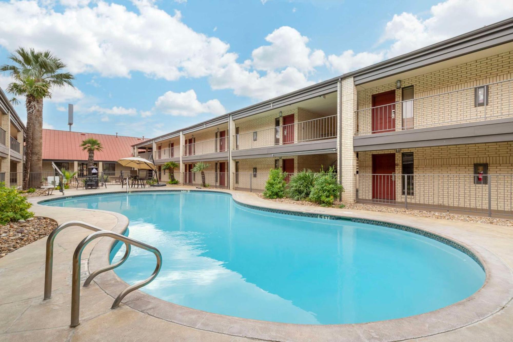 Best Western Near Lackland Afb Seaworld San Antonio Esterno foto
