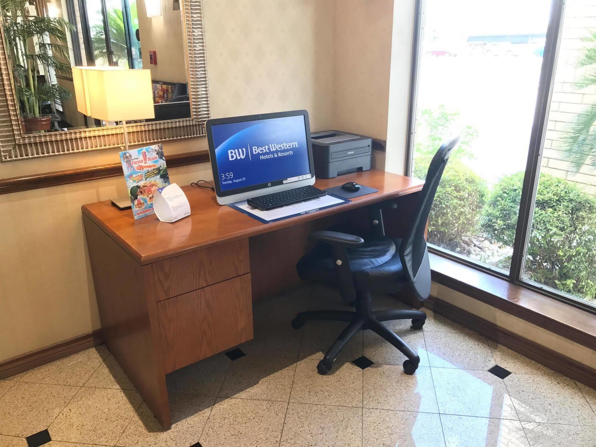 Best Western Near Lackland Afb Seaworld San Antonio Esterno foto